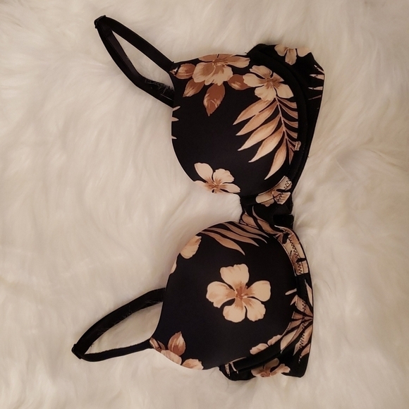 PINK Victoria's Secret Other - 𝅺pink Victoria's Secret Wear Everywhere Bra